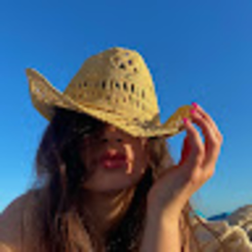 Meet your Posher, Julia